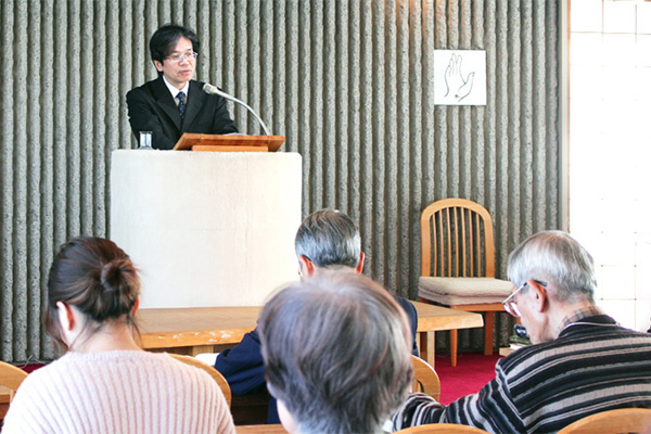 主日礼拝（日曜礼拝）は朝10時30分から