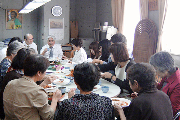 第4週の食事会の写真